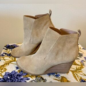 Lucky Brand Tan Booties